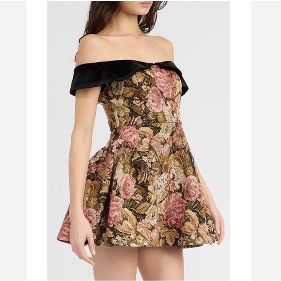 En Saison Floral Off-Shoulder Mini Dress - Black and Pink - Picture 5 of 8